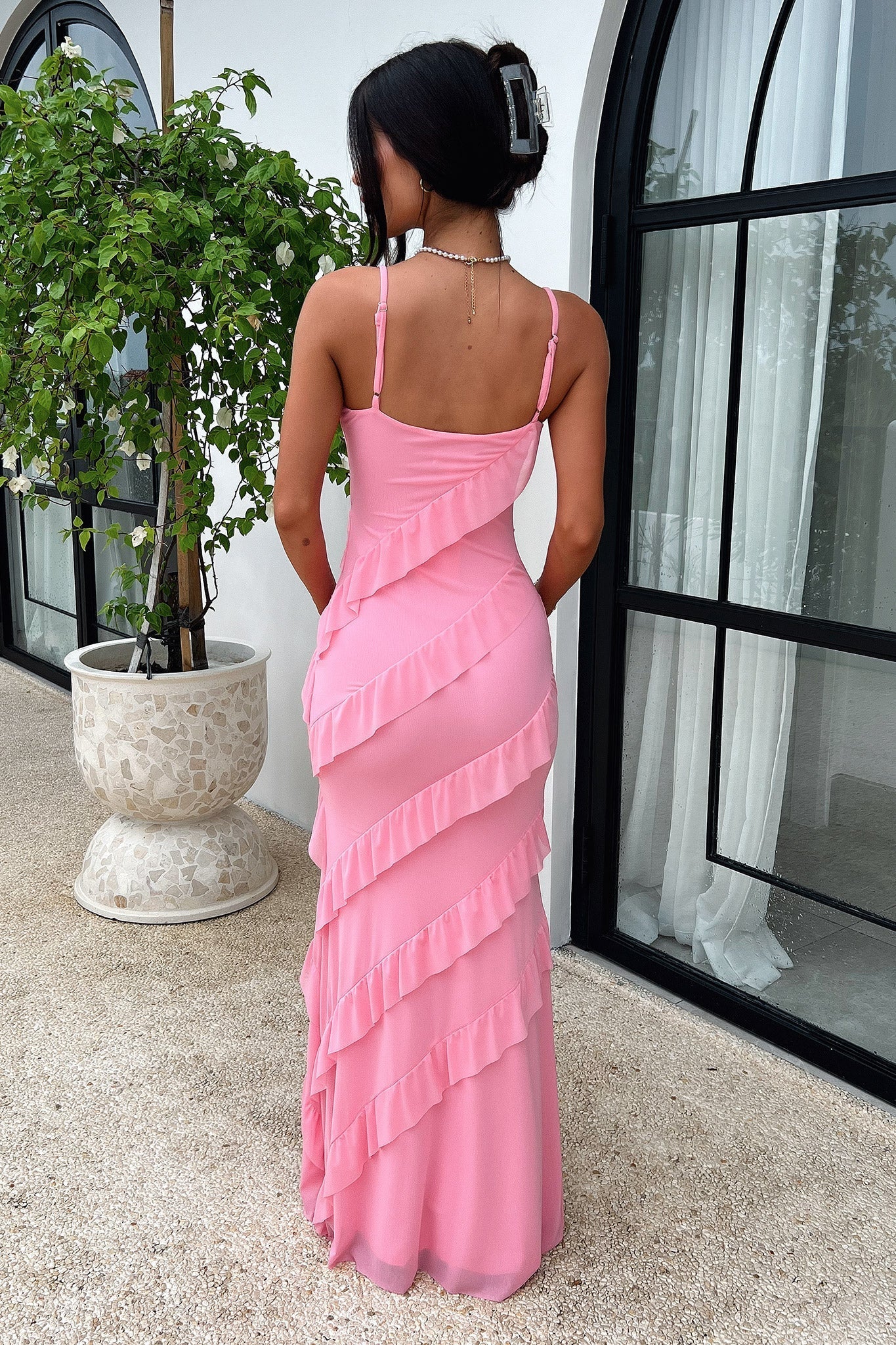 Volanlı İnce Askılı Uzun Elbise – Pembe