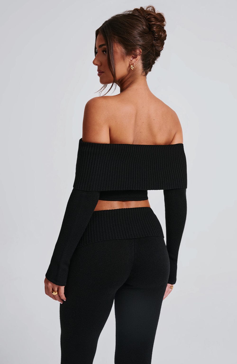 Düşük Omuz Fitilli Triko Crop Bluz – Siyah