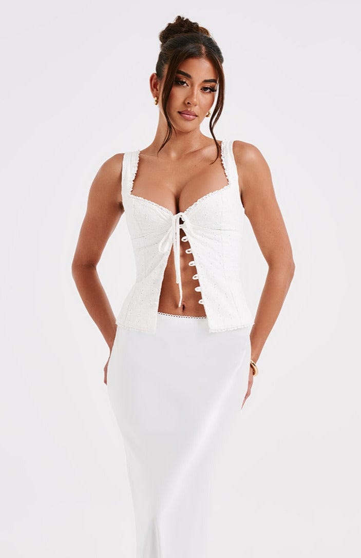 Dantel Detaylı Bağcıklı Crop Top – Beyaz