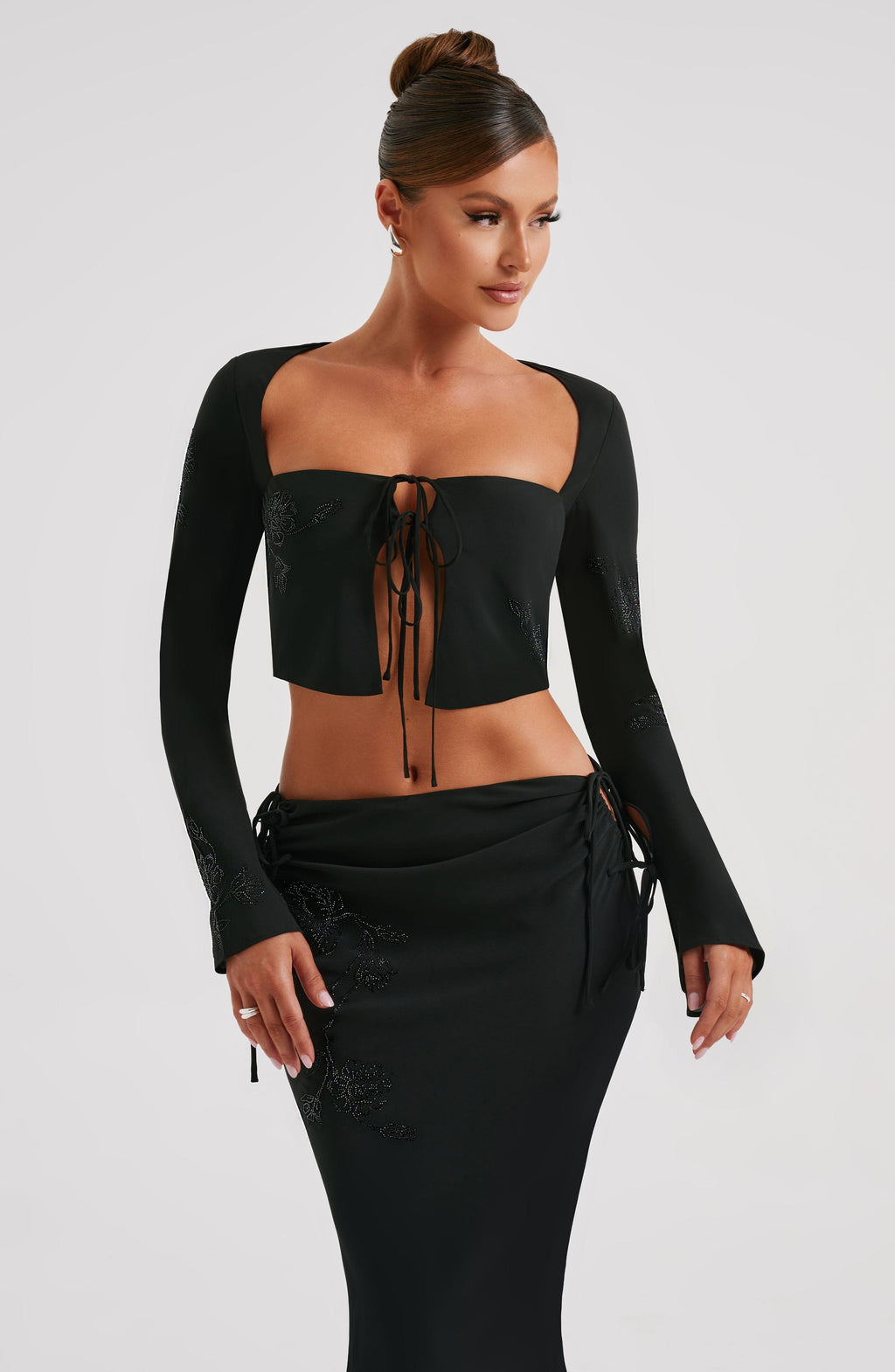 Bağcıklı Kare Yaka Dantel Detaylı Crop Bluz – Siyah