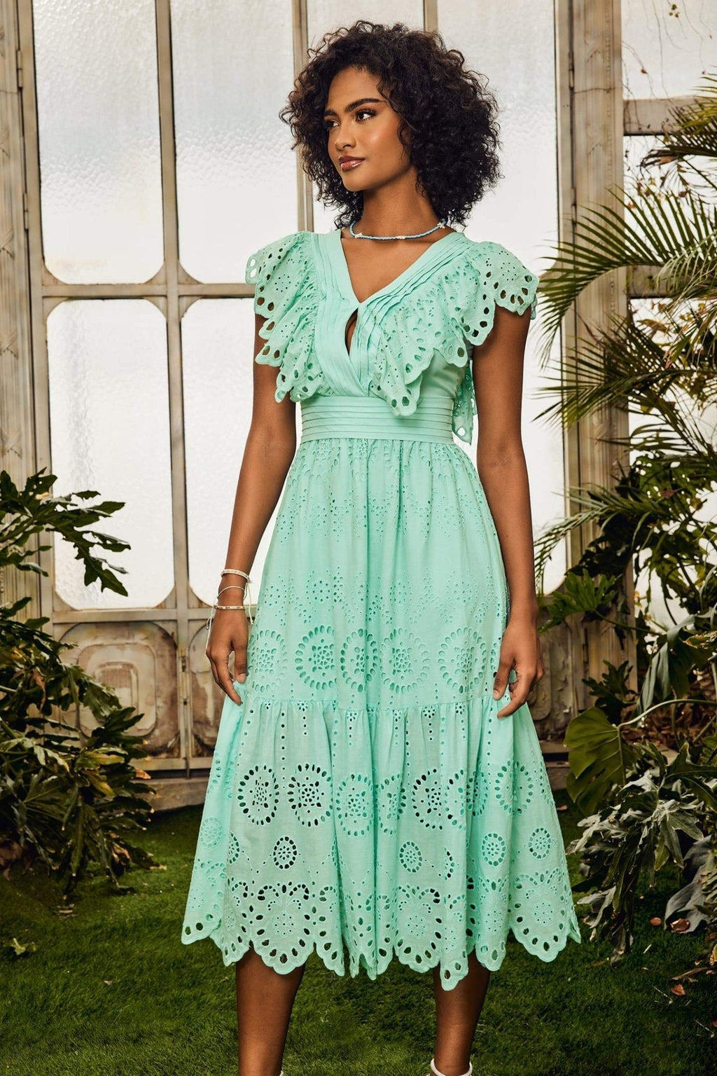 Ruth V Yaka Fırfırlı Midi Elbise