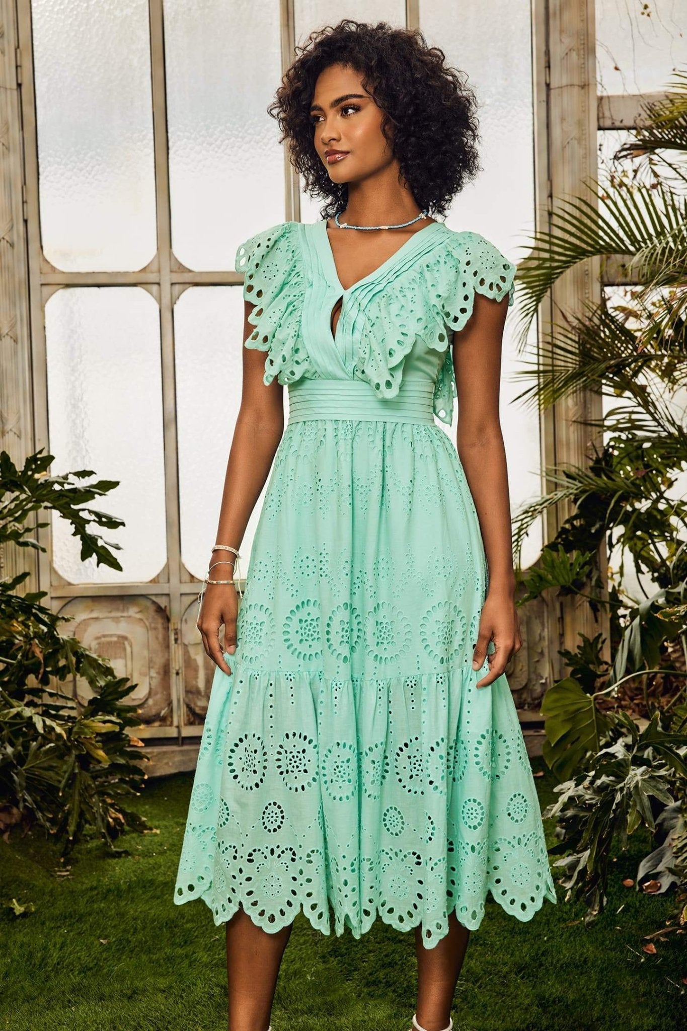 Ruth V Yaka Fırfırlı Midi Elbise