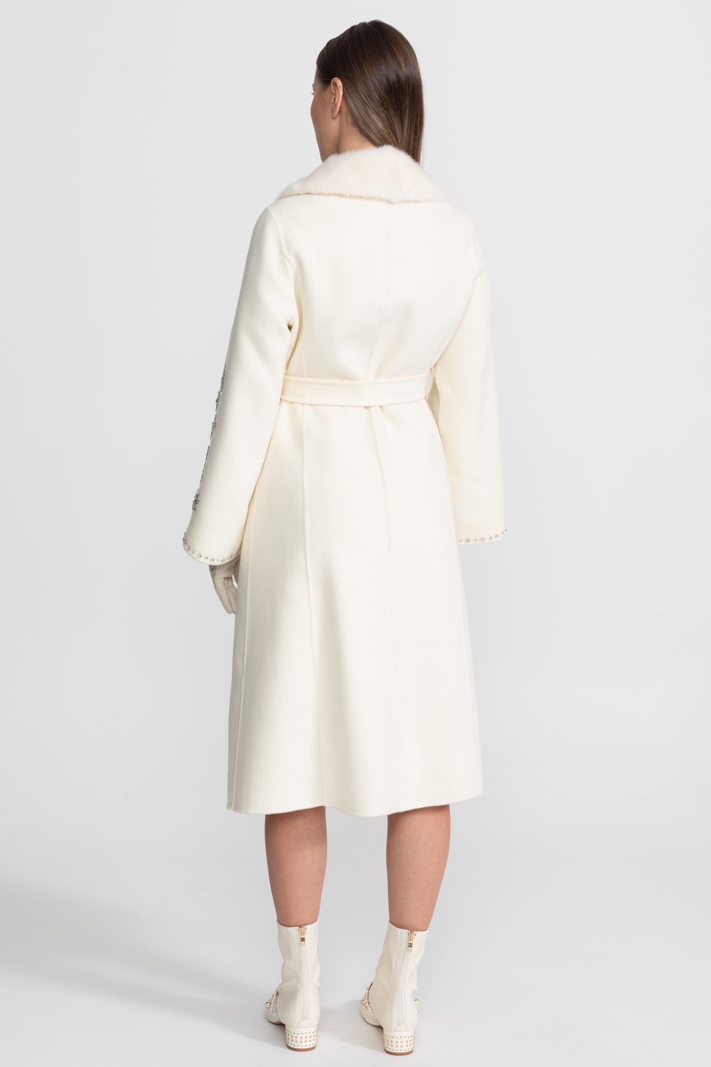 Tilki Kürk Yakalı Süslemeli Yün Palto – Fildişi