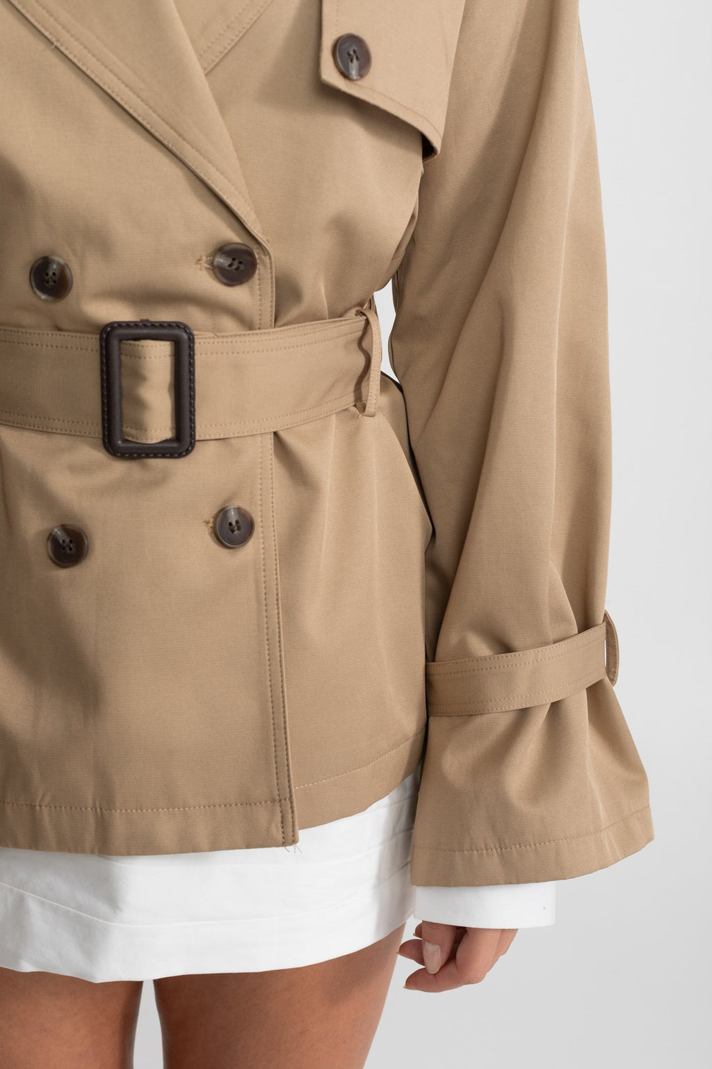 Kemerli Belden Kırpılmış Kruvaze Trençkot - Deve Tüyü