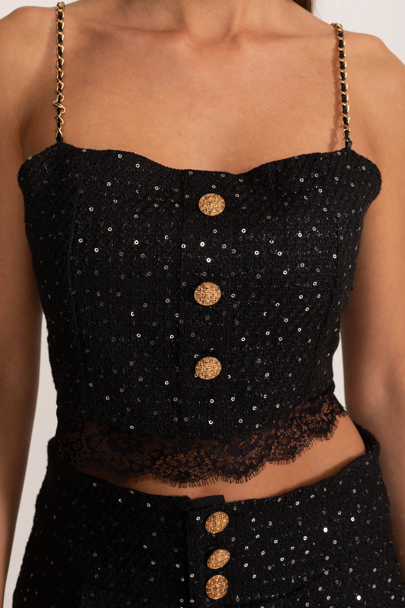 Kısa Ceket, Dantel Üst Ve Yüksek Bel Şorttan Oluşan Süslemeli 3 Parçalı Takım – Siyah