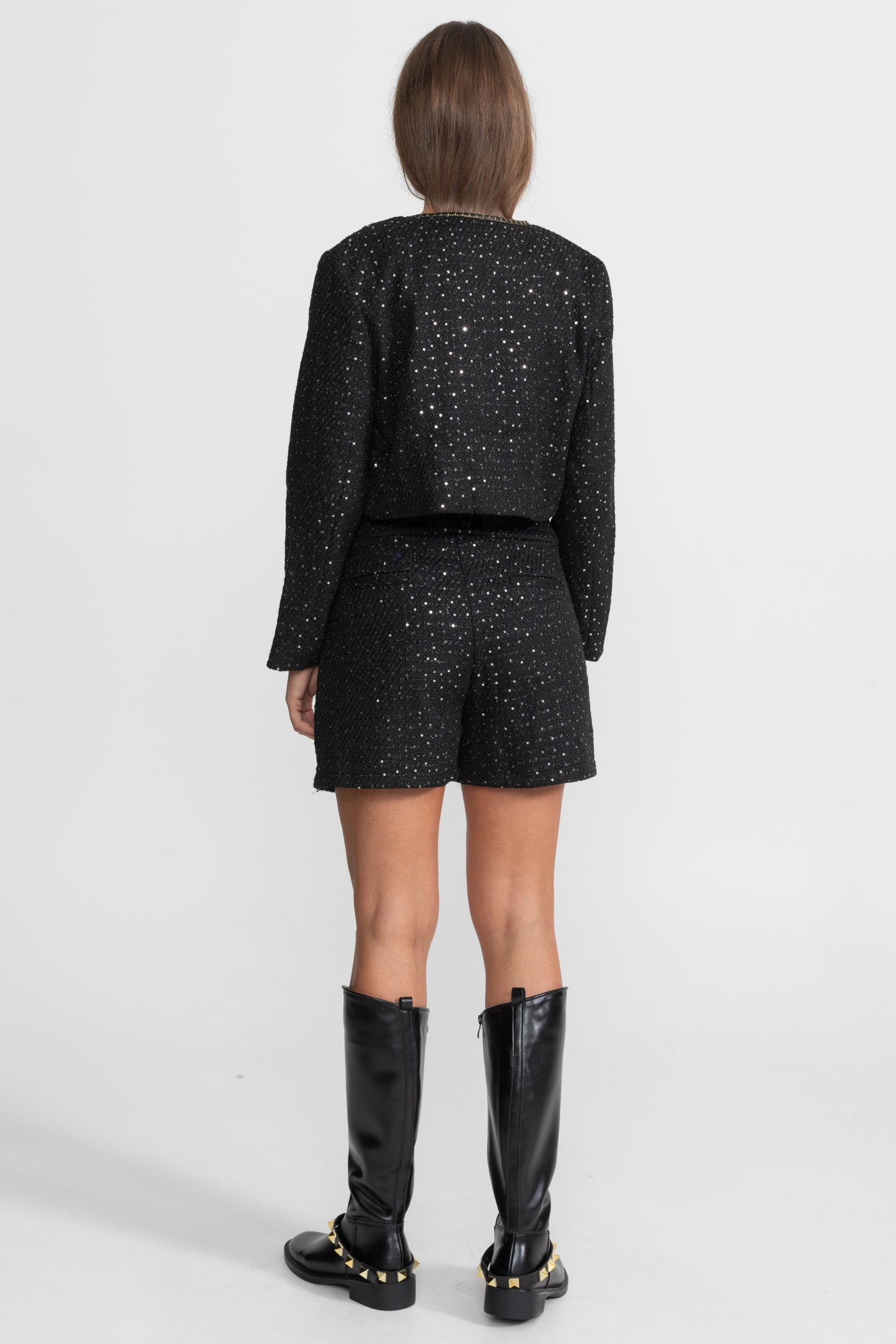 Kısa Ceket, Dantel Üst Ve Yüksek Bel Şorttan Oluşan Süslemeli 3 Parçalı Takım – Siyah