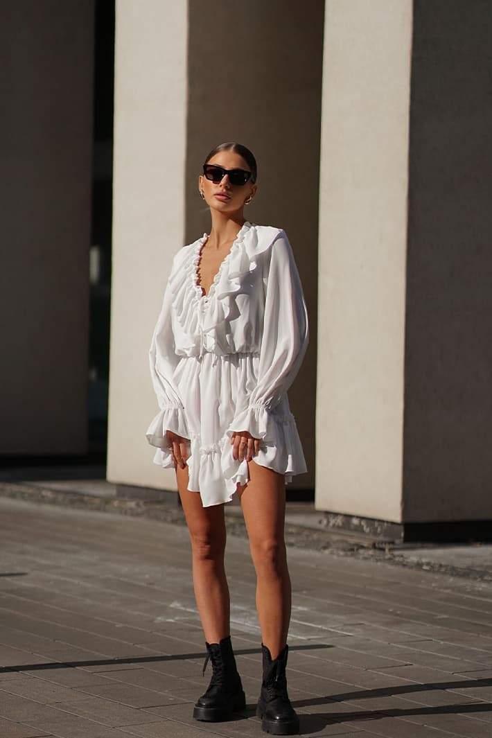 Sharon V Yaka Fırfırlı Mini Elbise