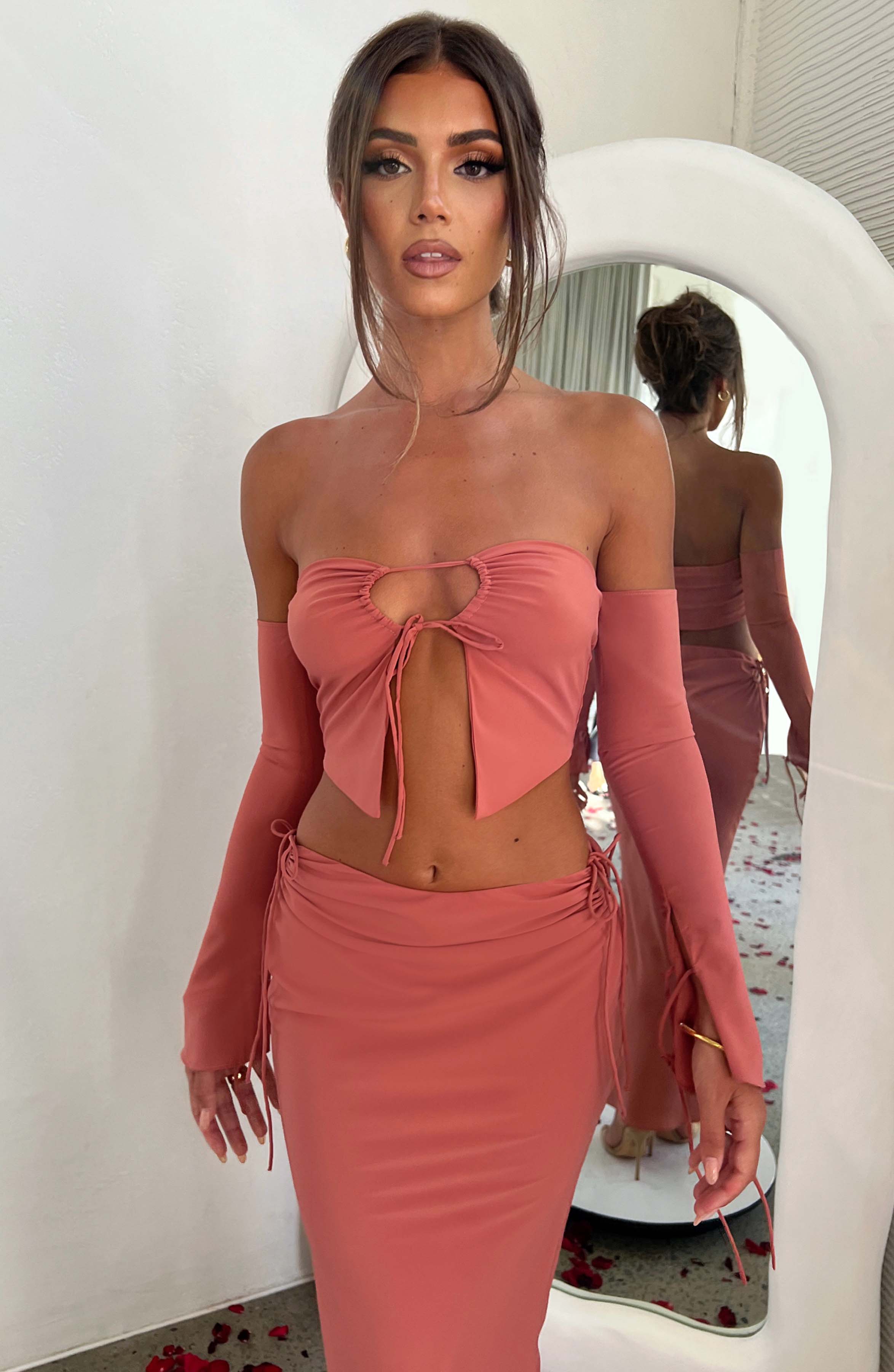 Bağcıklı Düşük Omuzlu Crop Top – Gül Kurusu