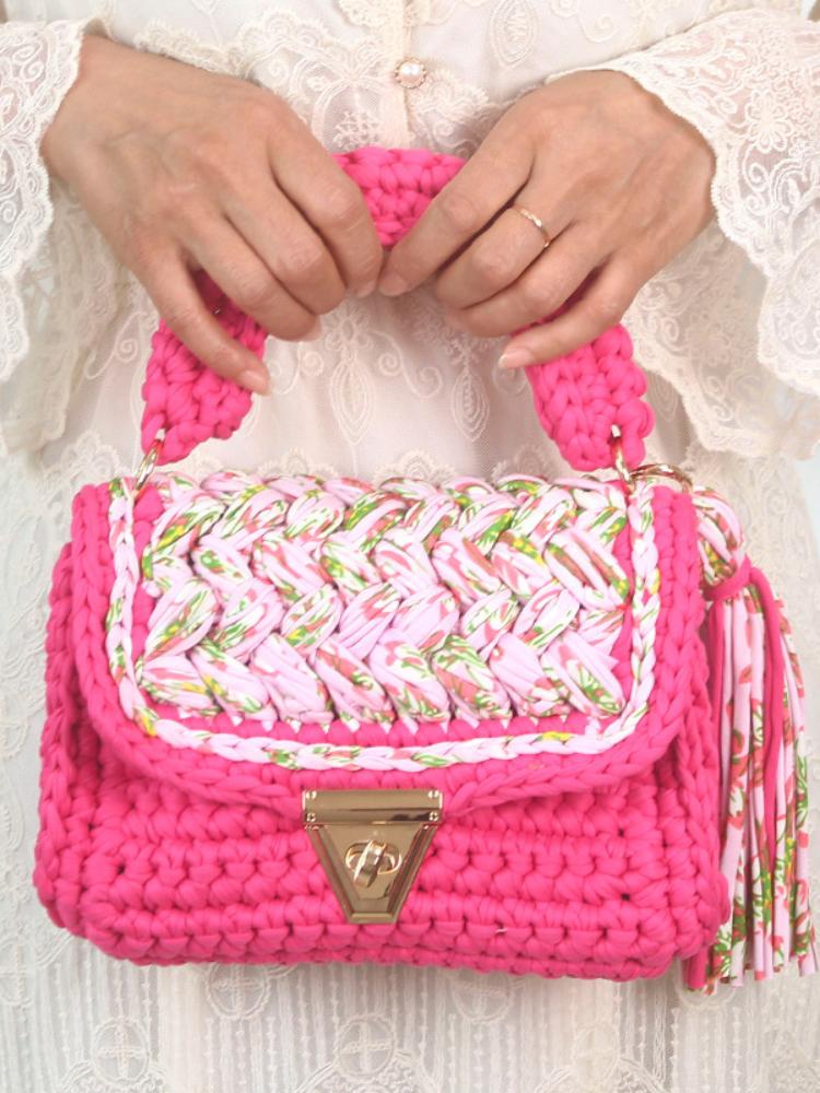 Tara Kontrast Renk Dokuma Püsküllü Kapaklı Çanta