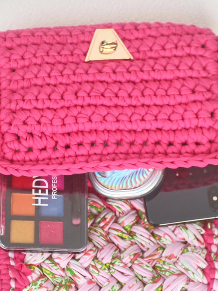 Tara Kontrast Renk Dokuma Püsküllü Kapaklı Çanta