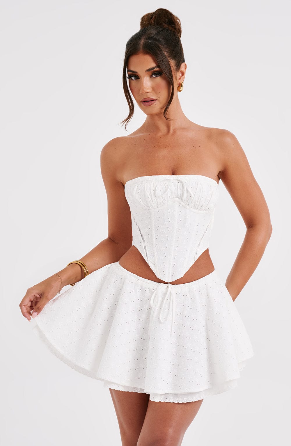 Dantelli Korsajlı Mini Top – Beyaz